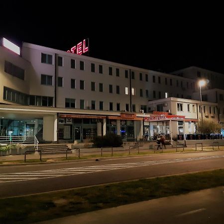 Rooms Vodisek - Depandansa Hotela Capris Capodistria Boutique Exteriör bild