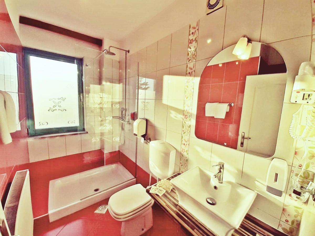 Rooms Vodisek - Depandansa Hotela Capris Capodistria Boutique Exteriör bild
