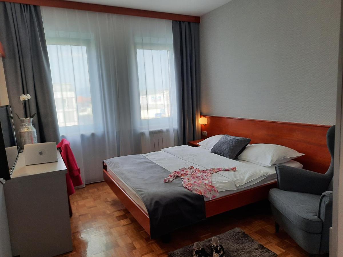 Rooms Vodisek - Depandansa Hotela Capris Capodistria Boutique Exteriör bild
